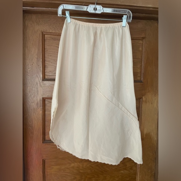 Warners Vintage Blush Skirt Slip‎ - Picture 1 of 6